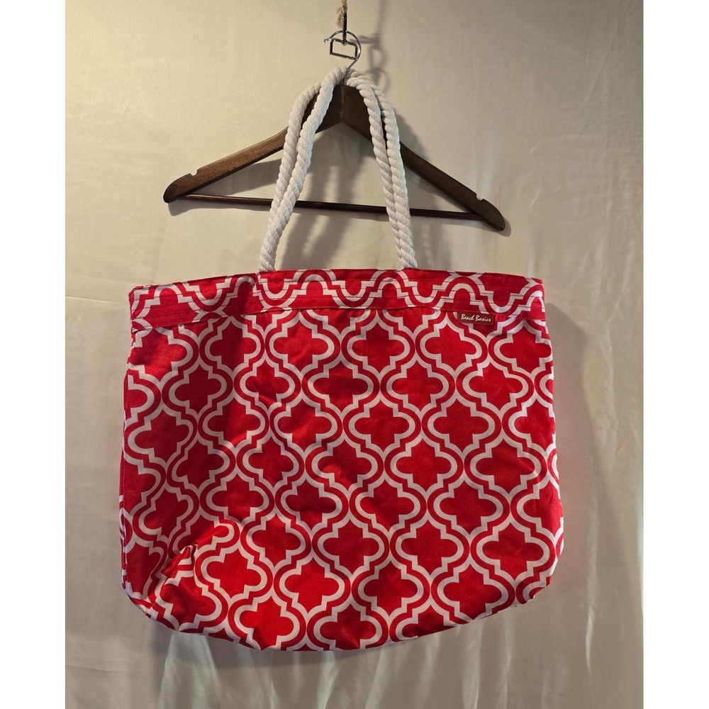 Beach Basics Red White Quatrefoil Pattern Zipper Top Tote Bag Beach Travel